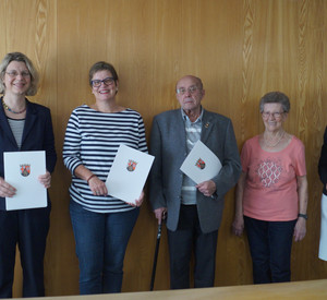 Die Präsidentin des Sozialgerichts Speyer Dr. Britta Wiegand ehrt ehrenamtliche Richterinnen und Richter 
